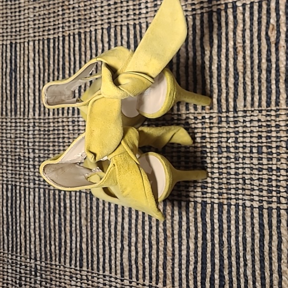 ZARA LIME GREEN SUEDE OPEN TOE HEELS - Picture 5 of 11